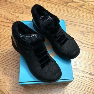 BZEES Golden Booties black